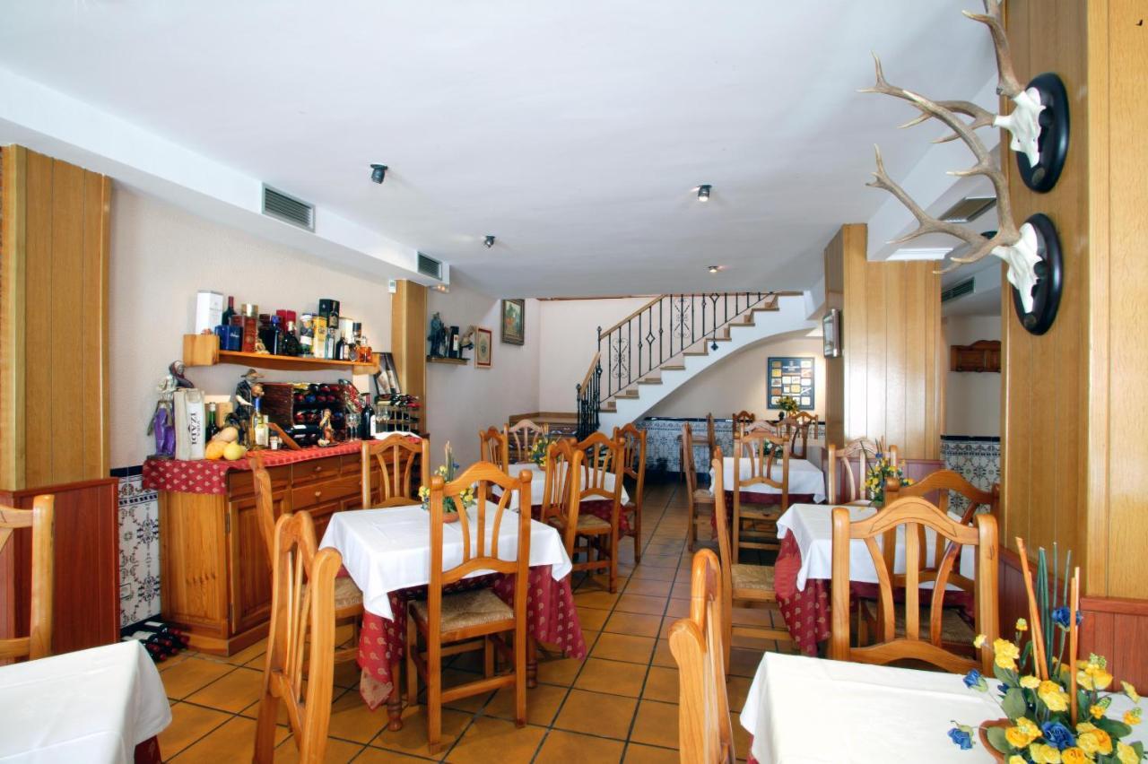 Apartamentos Hotel 77 Ayora Eksteriør billede